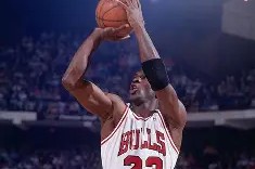 太阳城娱乐_芝加哥公牛NBA战胜亚特兰大老鹰拉文三分制胜(芝加哥公牛vs)